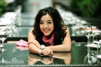 张艺飞(Zhang Yifei)《缘来是咱俩》精选剧照