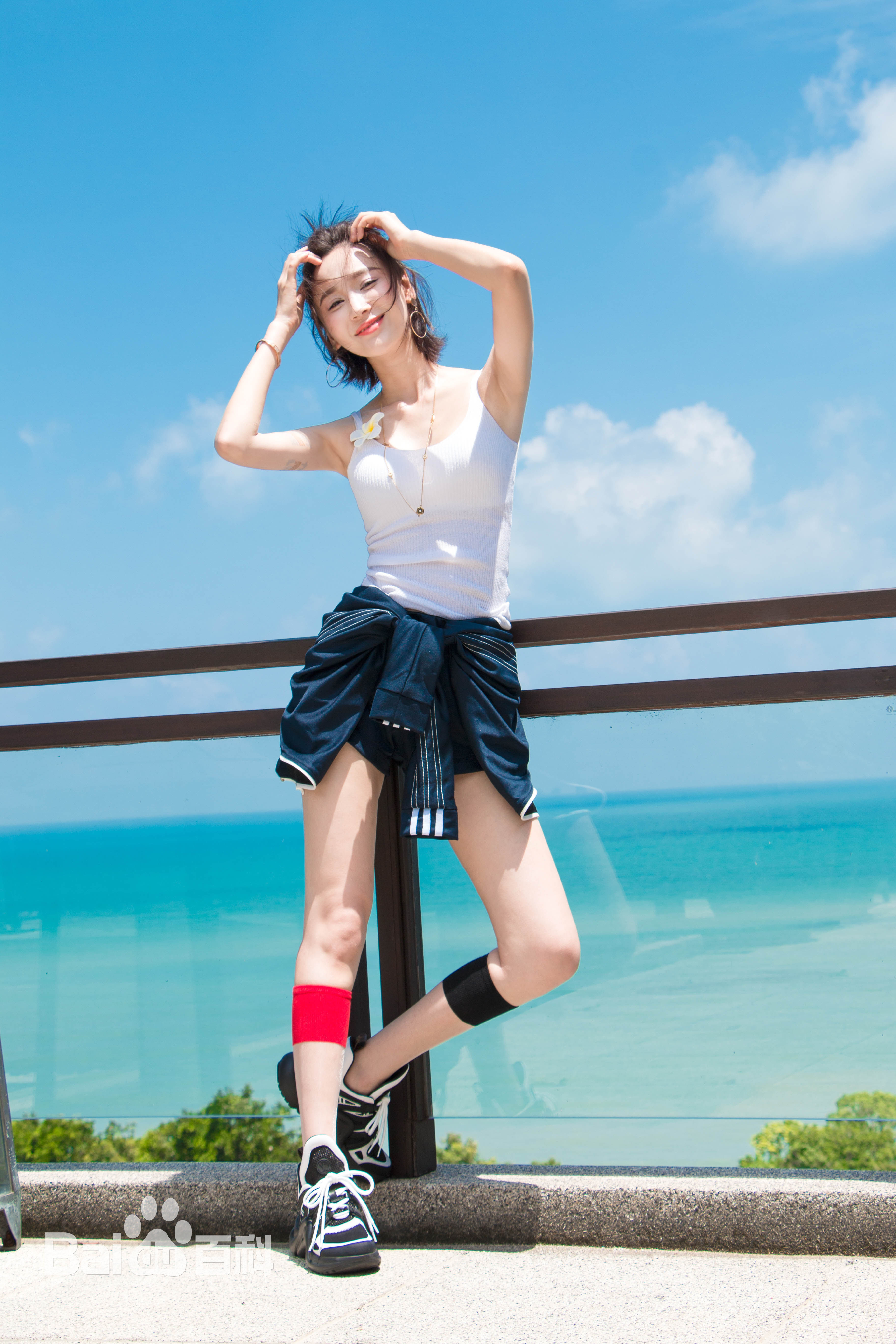 王艺嘉(Cherry)的生活照素颜照壁纸