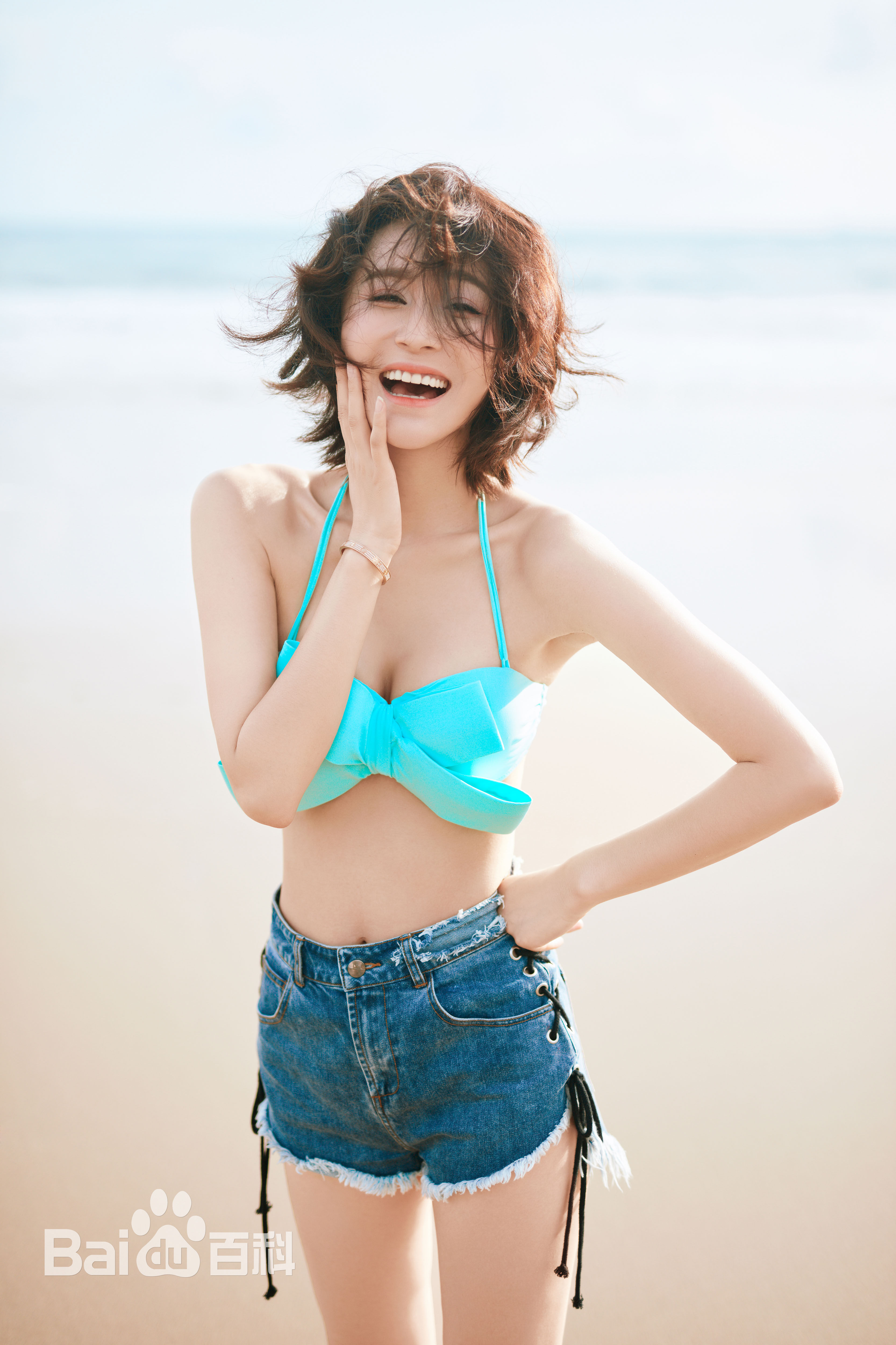 王艺嘉(Cherry)的生活照素颜照壁纸