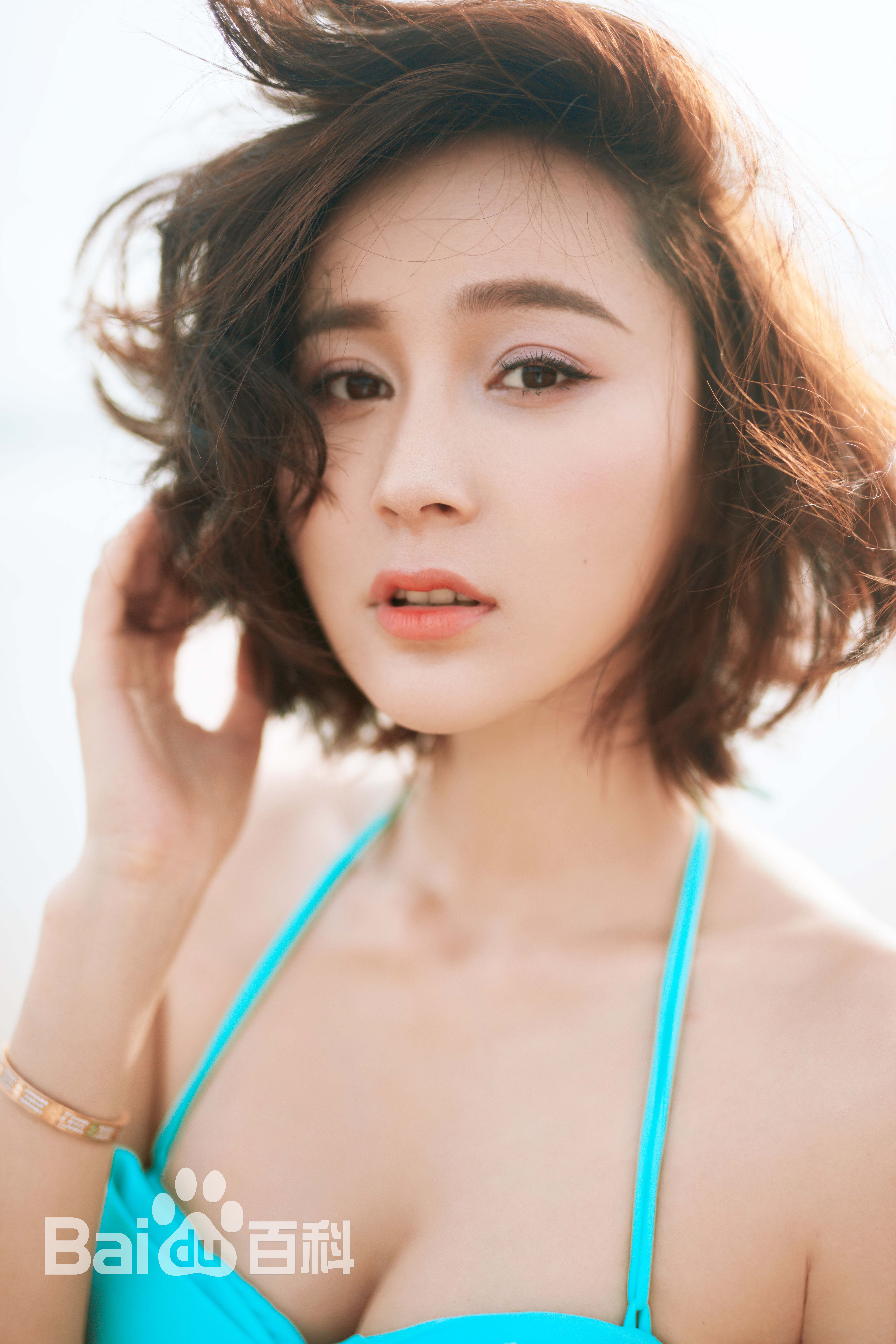 王艺嘉(Cherry)的生活照素颜照壁纸