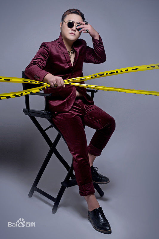 张艺腾精选图册