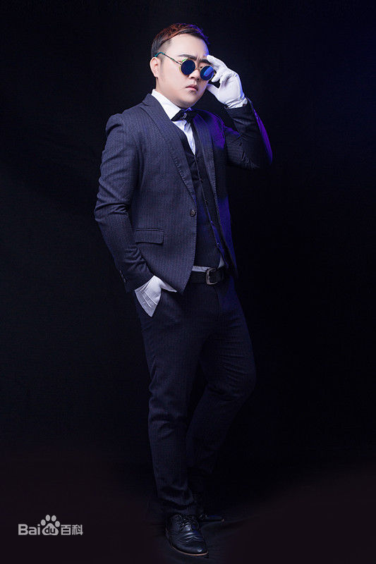 张艺腾高清最新图集