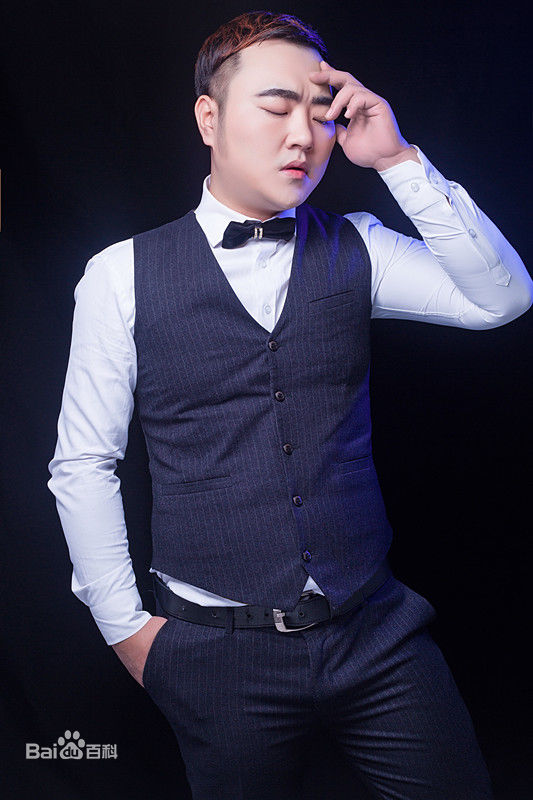 张艺腾高清最新图集