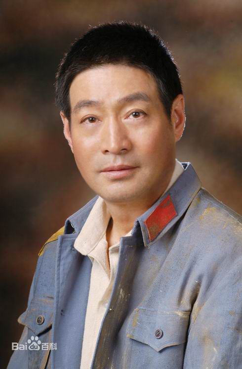 翟万臣在《日出》饰:李石清中的