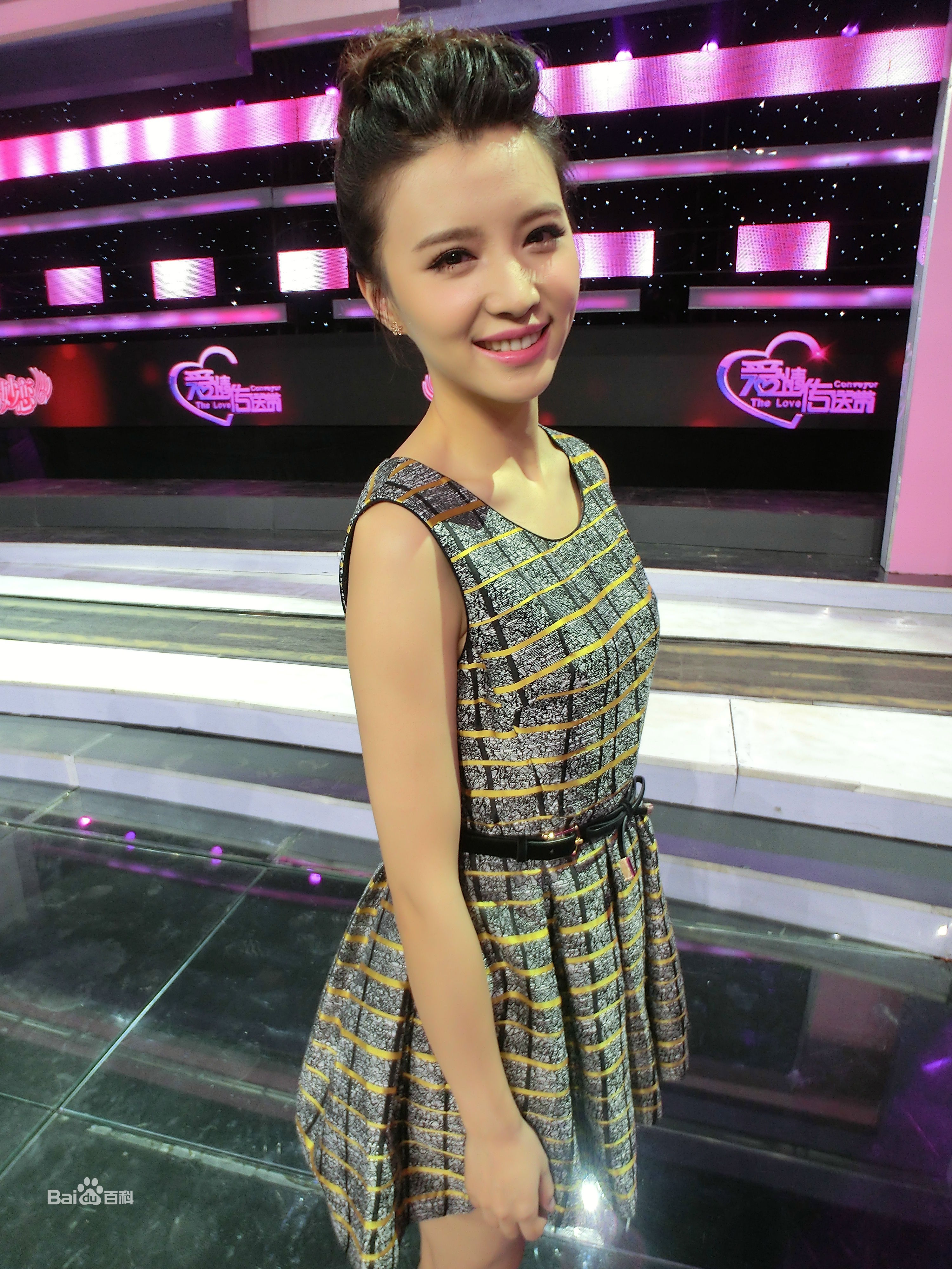 张杨果而果儿主持照片前后照片