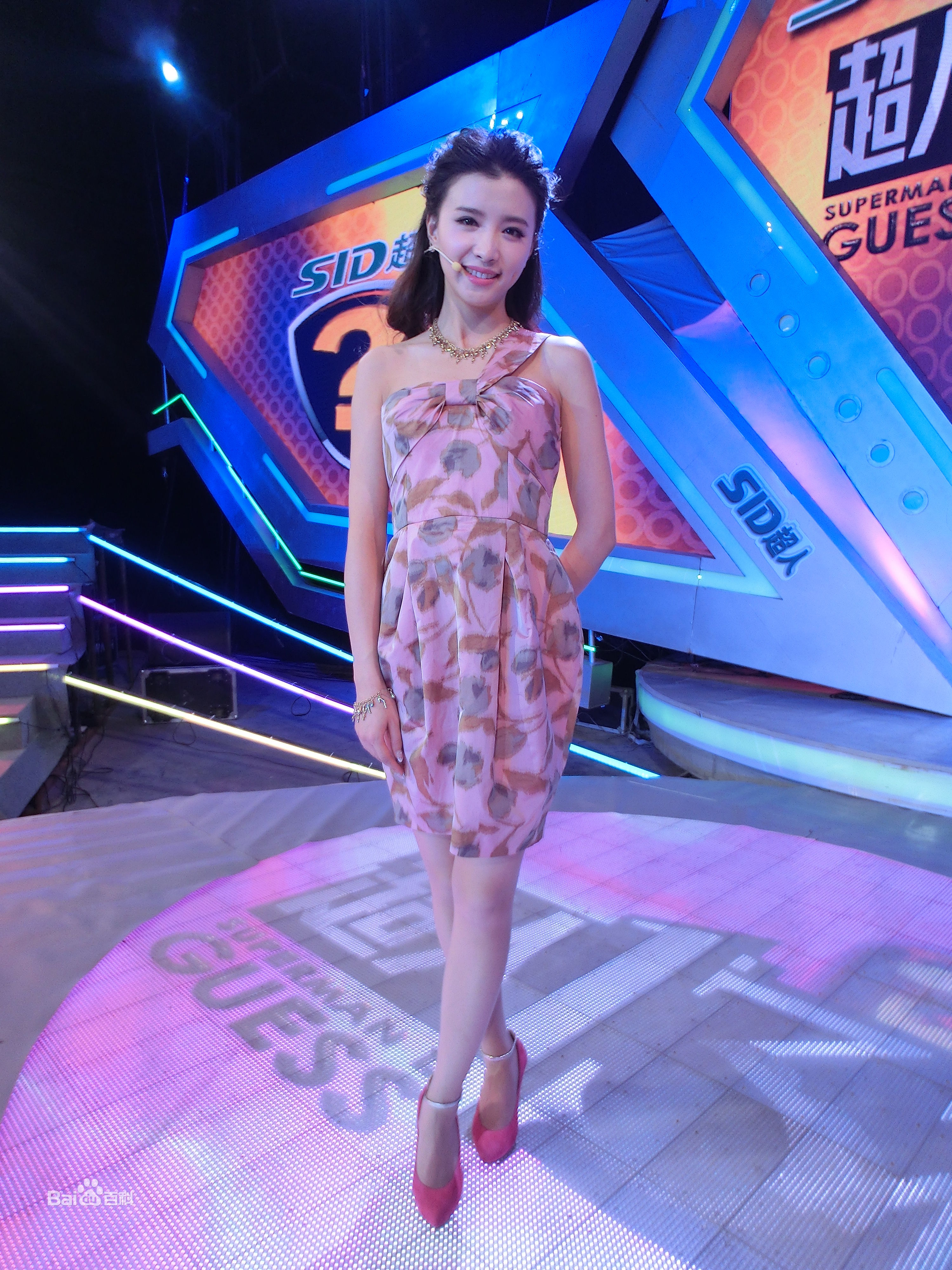 张杨果而果儿主持照片前后照片