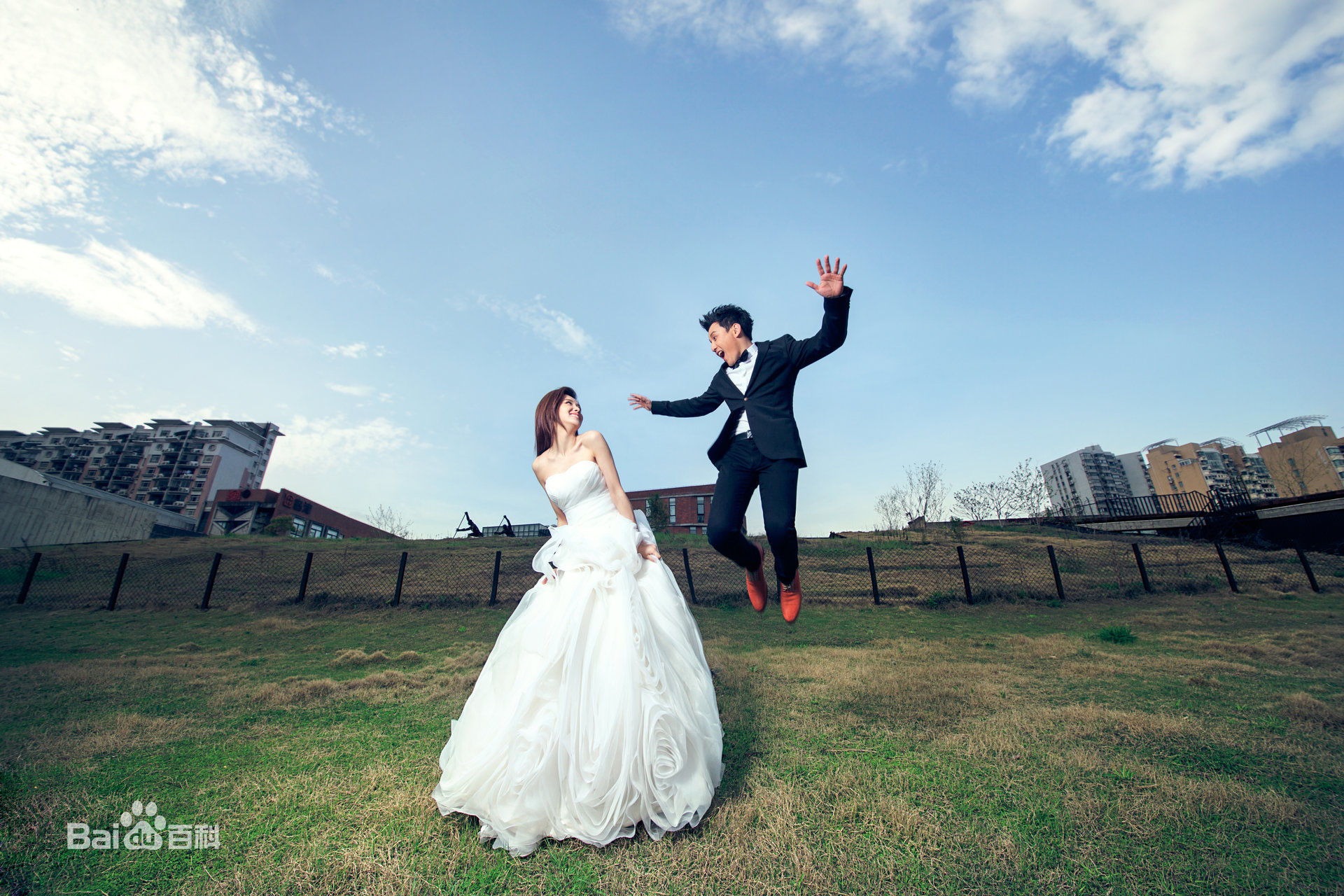 张杨果而与丈夫、儿子前后照片