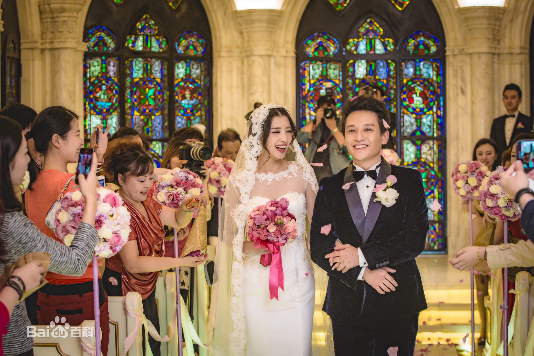 张杨果而与丈夫、儿子前后照片