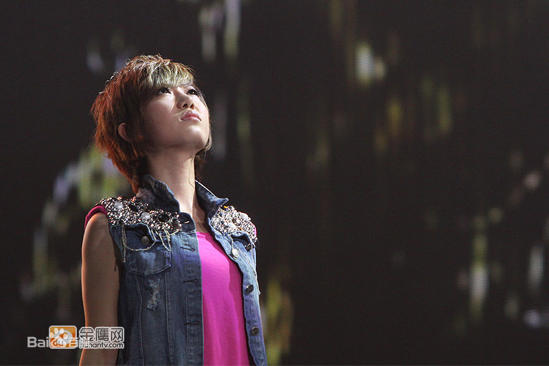 洪辰(Cici)比赛照片素颜照壁纸