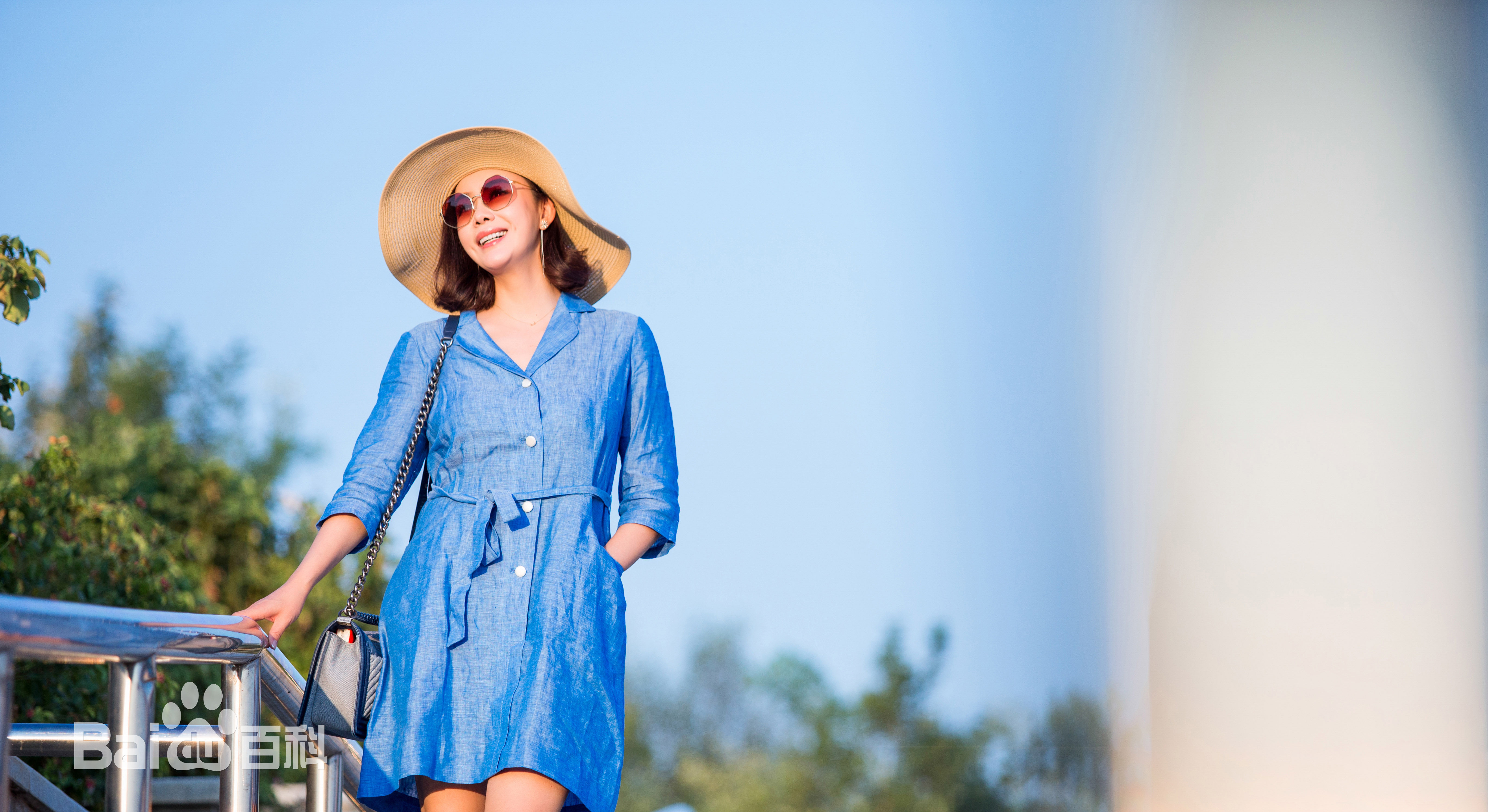 齐千郡时尚壁纸壁纸