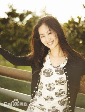 孙锂华(lilly)影像素颜照壁纸