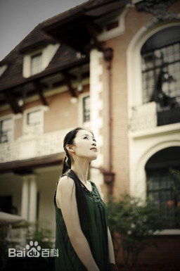 孙锂华(lilly)影像素颜照壁纸