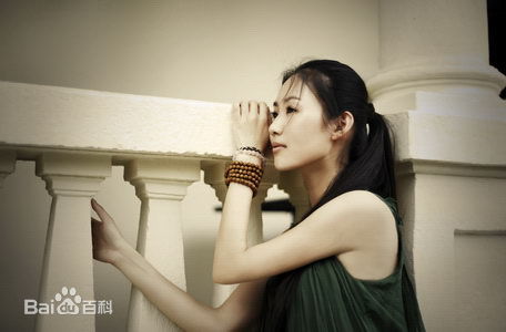 孙锂华(lilly)影像素颜照壁纸