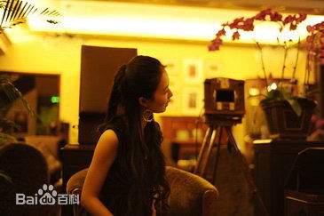 孙锂华(lilly)影像素颜照壁纸