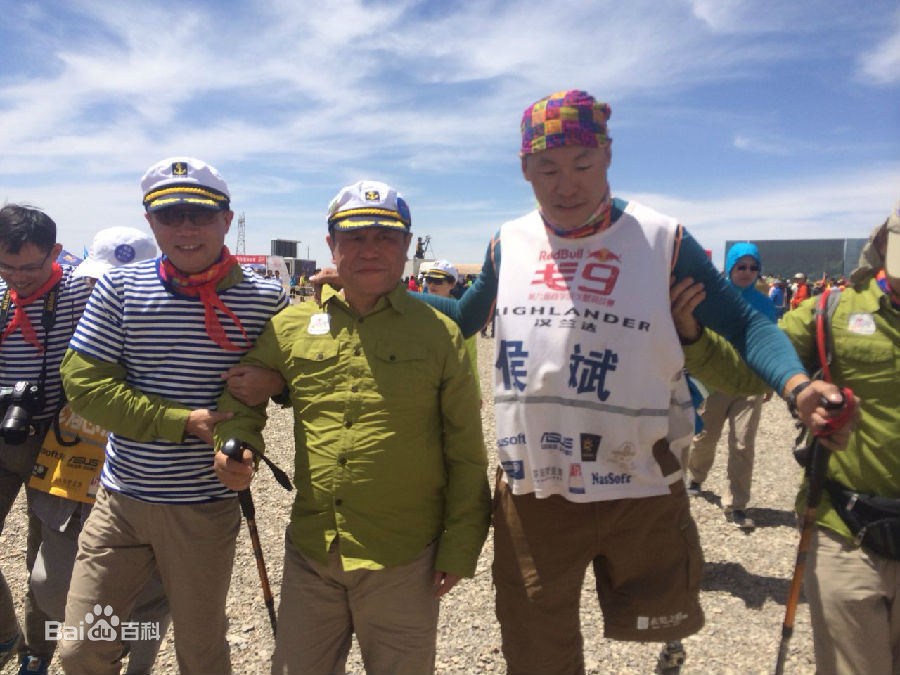 最新侯斌性感图片