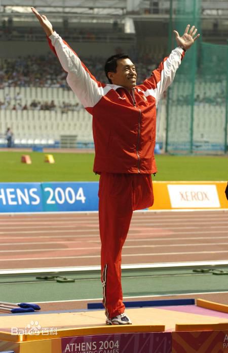 最新侯斌性感图片