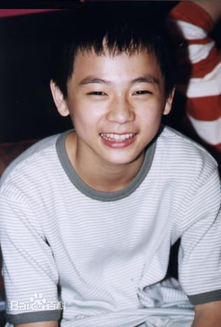 张宇豪成长经历素颜照相册