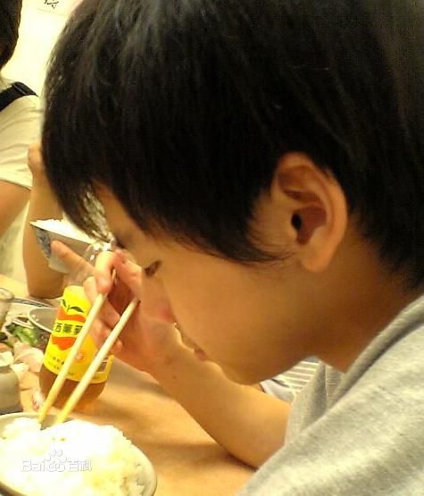 张宇豪成长经历素颜照相册