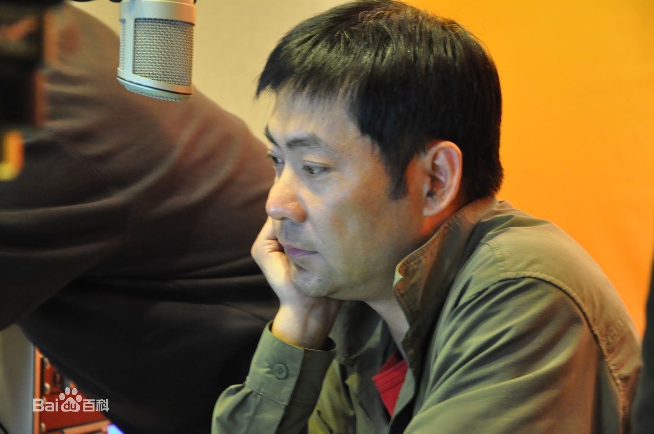 梁杰工作照图片图集