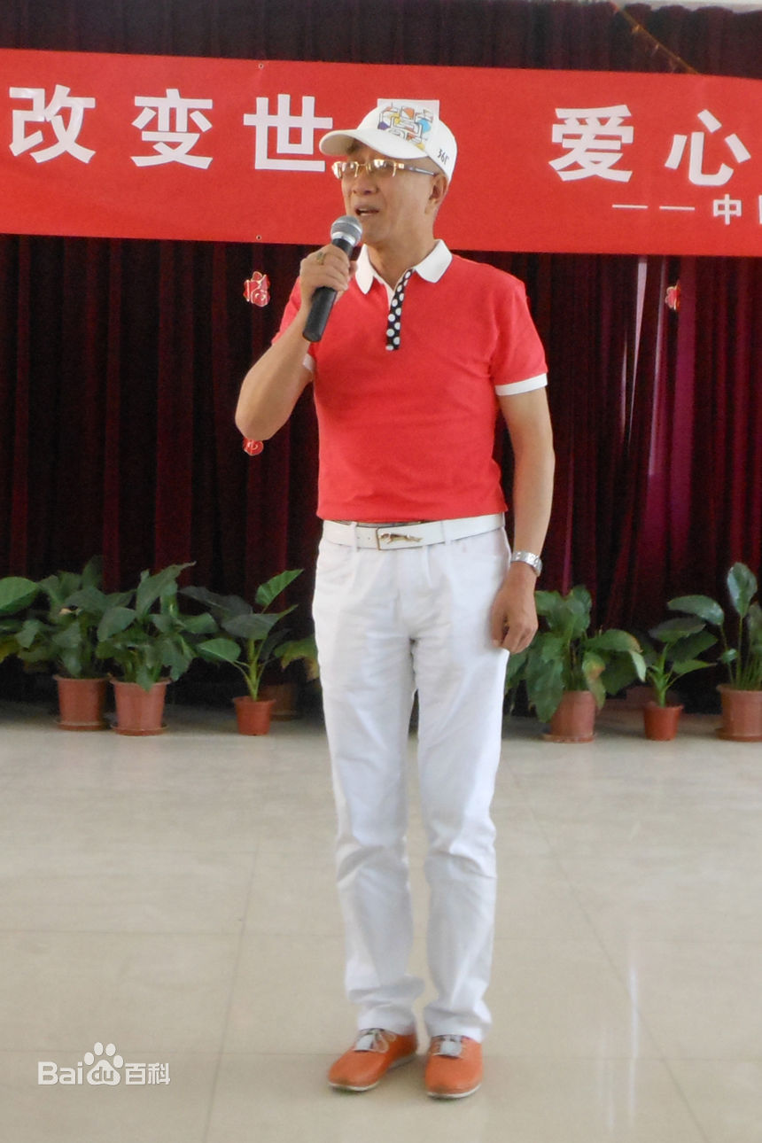 侯桐江(QifengYuan)母亲节诗朗诵照片素颜照相册