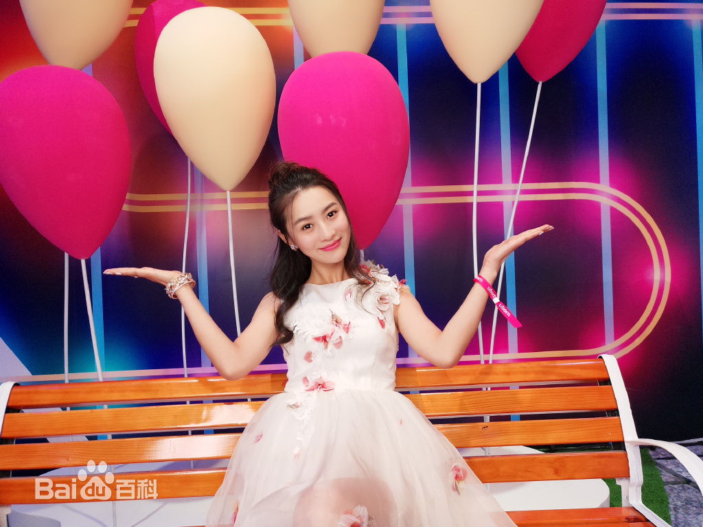 张维娜生活照前后照片