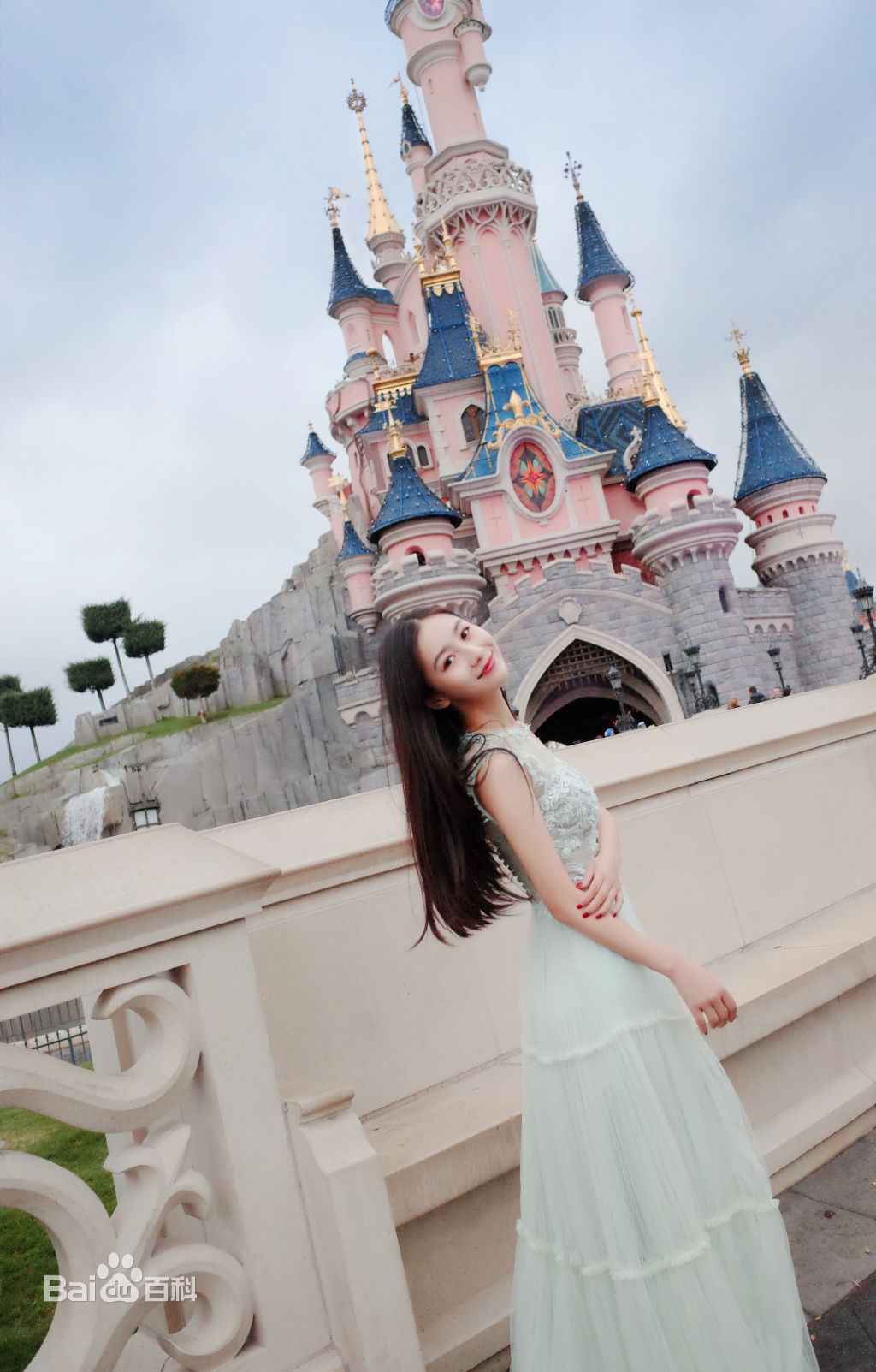 张维娜街拍壁纸壁纸