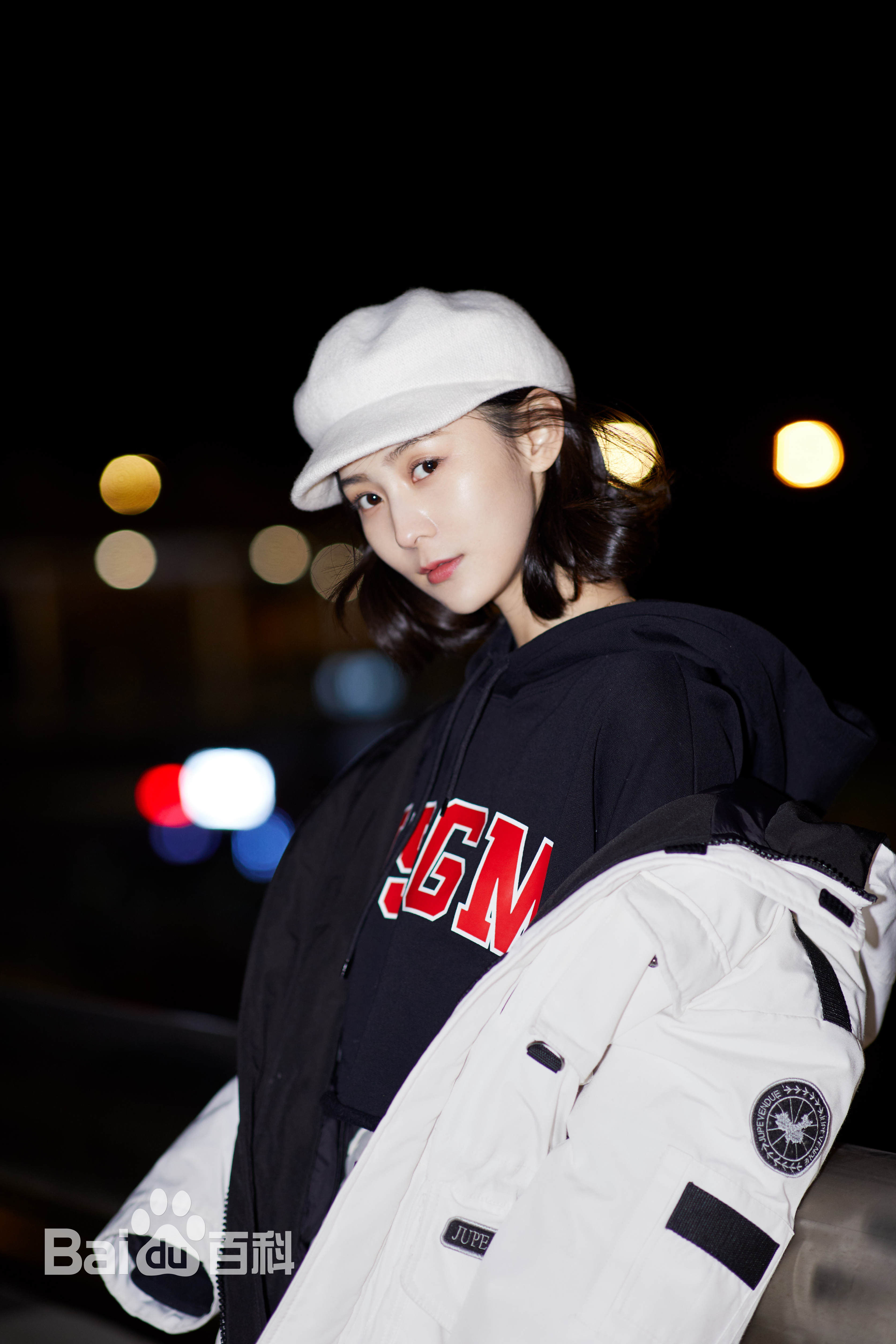 张维娜街拍壁纸壁纸