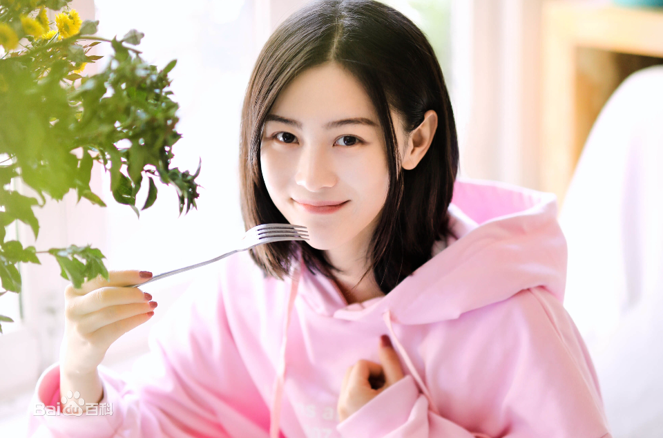 最新张维娜性感图片