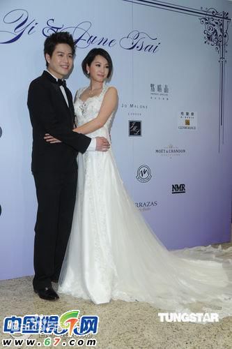 李易(Leeyi)六月性感图片图集