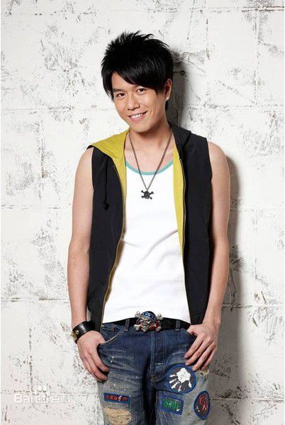 李易(Leeyi)六月性感图片图集