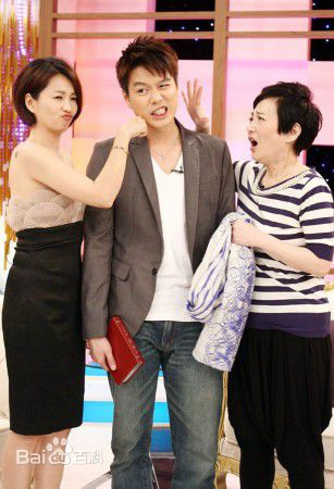 李易(Leeyi)六月性感图片图集