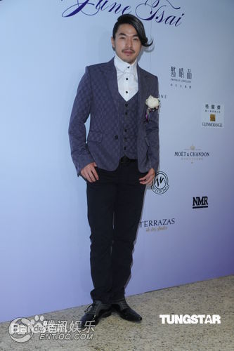 李易(Leeyi)婚礼现场生活照