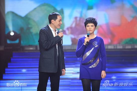 梁丹妮(Liangdanni)出席活动照片前后照片