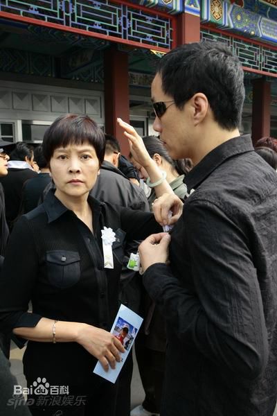 梁丹妮(Liangdanni)出席活动照片前后照片