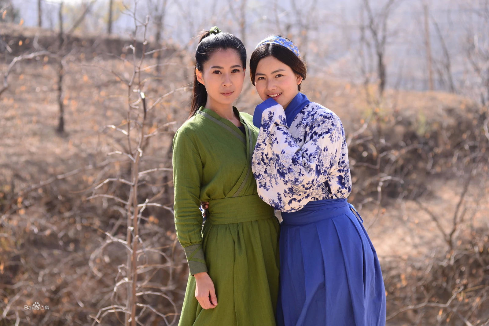 包美美人物合影前后照片