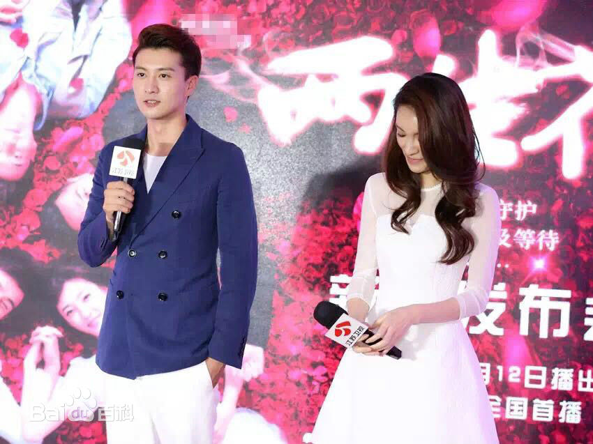 最新高仁在《两生花》发布会中的壁纸