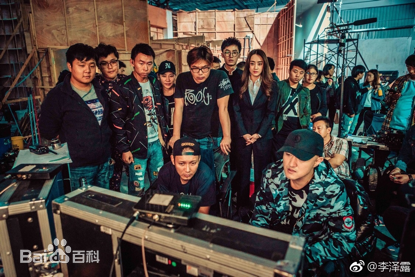 李泽露工作瞬间素颜照相册