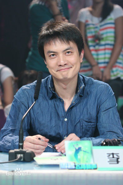 李泉(JamesLi)出席活动照壁纸壁纸