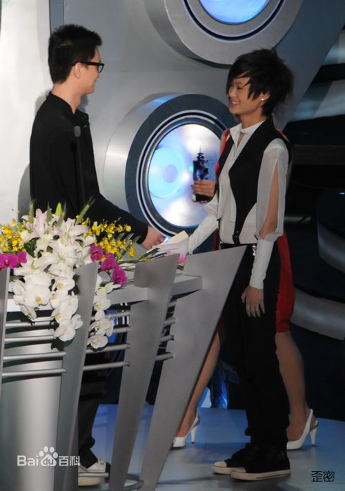 李泉(JamesLi)出席活动照壁纸壁纸