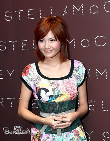 赵硕之出席活动性感图片壁纸