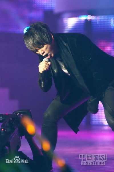 信乐团(Shin)原主唱苏见信前后照片