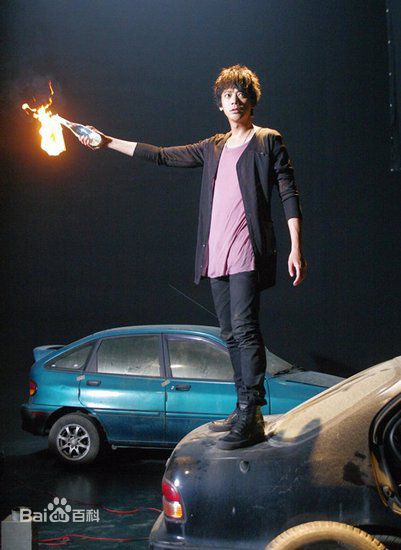 信乐团(Shin)原主唱苏见信前后照片