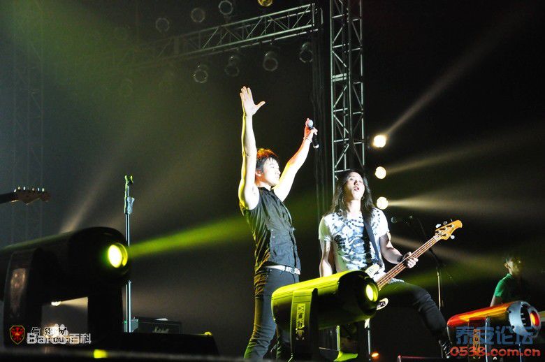 信乐团(Shin)2010年泰山国际音乐节壁纸壁纸