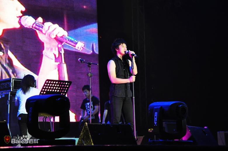 信乐团(Shin)2010年泰山国际音乐节壁纸壁纸