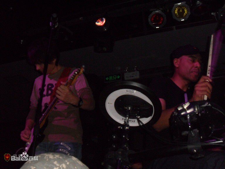 信乐团(Shin)2010年广州莉莉玛莲酒吧生活照