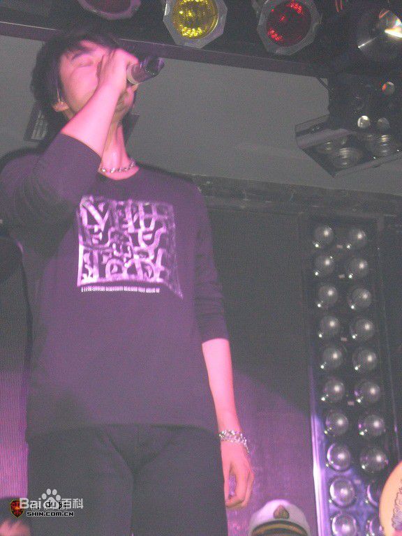 信乐团(Shin)2010年广州莉莉玛莲酒吧生活照