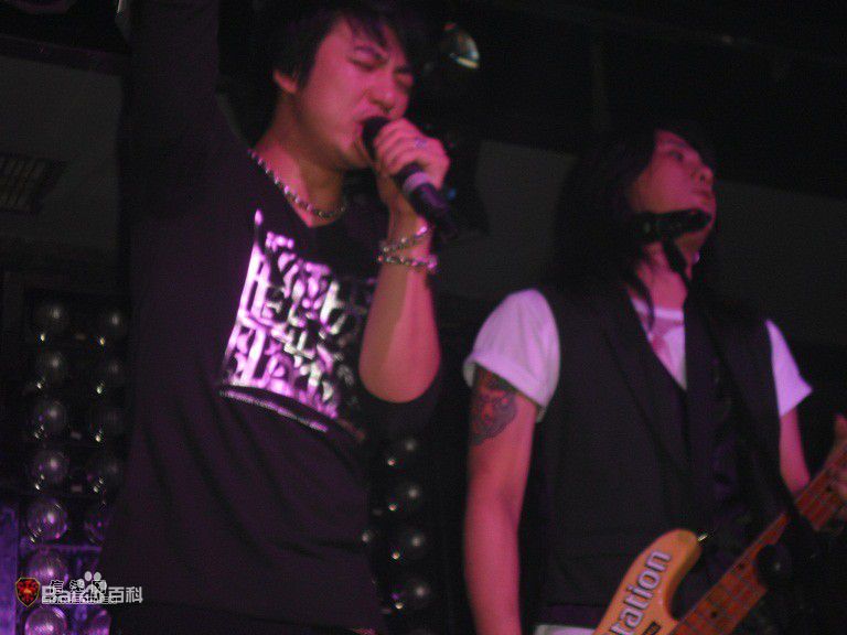 信乐团(Shin)2010年广州莉莉玛莲酒吧生活照
