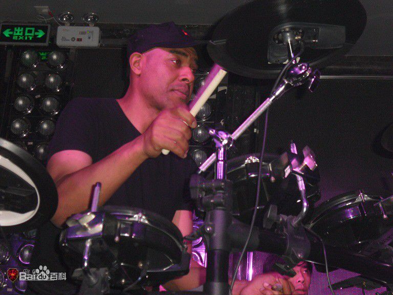 信乐团(Shin)2010年广州莉莉玛莲酒吧生活照