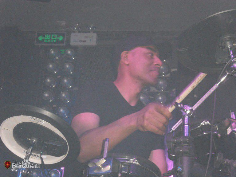 信乐团(Shin)2010年广州莉莉玛莲酒吧生活照