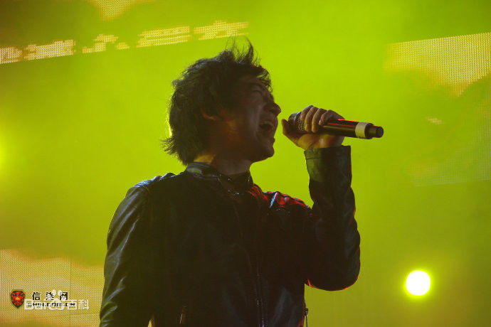 信乐团(Shin)2010年星耀临沂演唱会壁纸壁纸